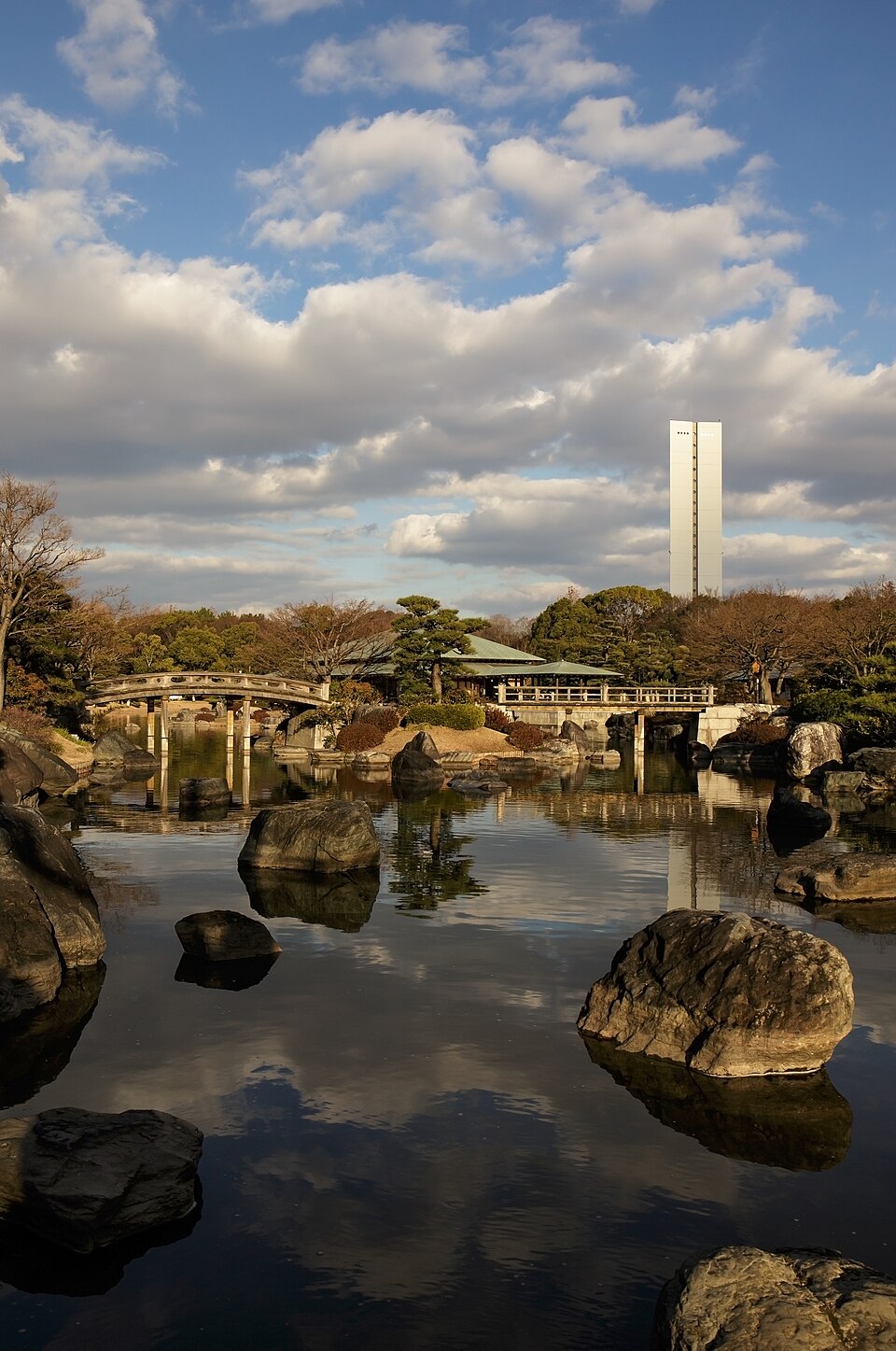 テーマ館